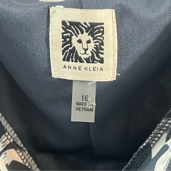 ANNE KLEIN ~ SIZE 16 BEAUTIFUL CLASSIC GRAY AND WHITE FLOWER DRESS!! - Picture 2 of 6